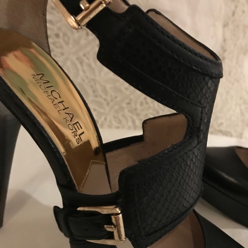 Michael Kors black wood platform &5"heel, size6, - Picture 6 of 8